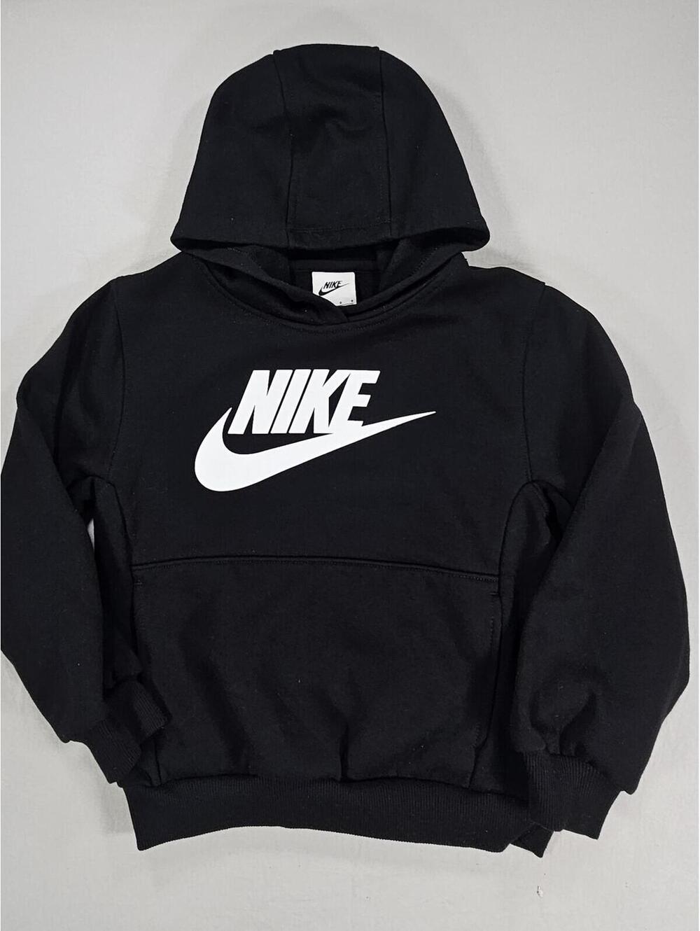 Nike Kids Black Hoodie with Logo and front hand pocket. SIZE 6/7